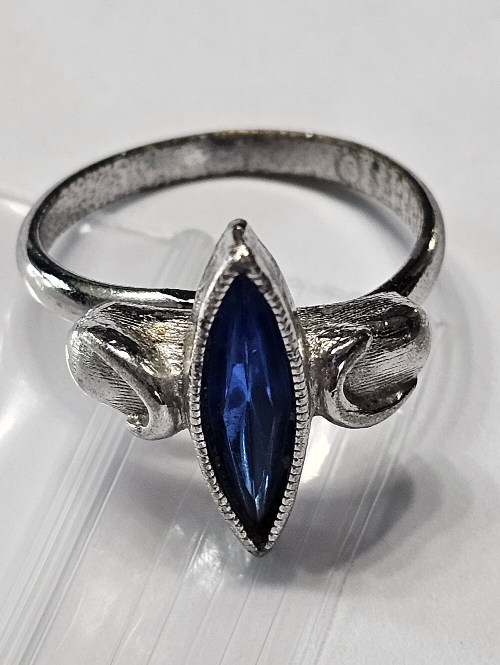 Vintage Sarah Coventry 1976 "Blue Night" Marquise Adjustable Ring - Picture 4 of 7